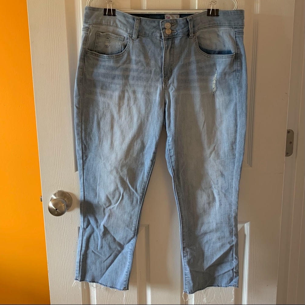 SO Cropped Light Blue Jeans